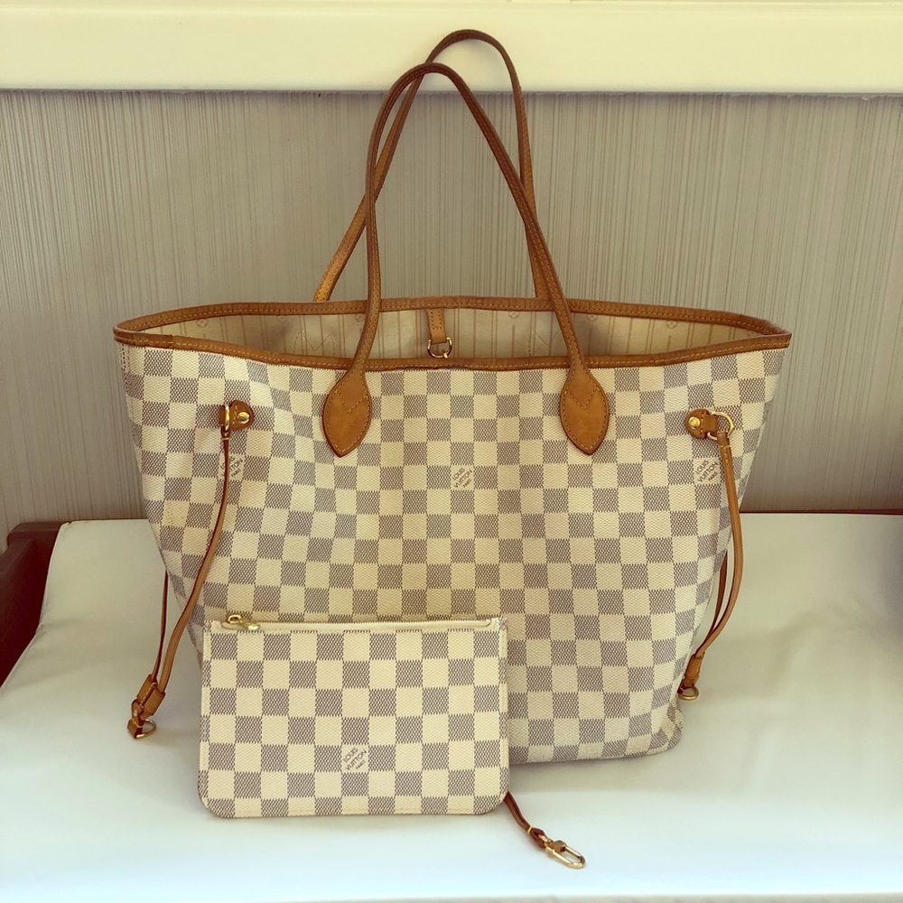 Authentic Louis Vuitton neverfull MM with wristlet